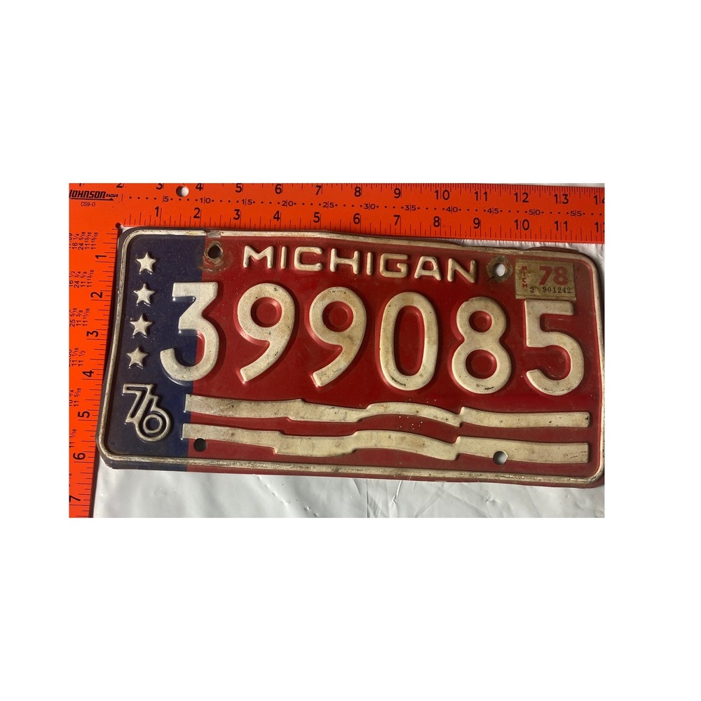 Vintage 1976โ Michigan Bicentennial License Plate 399085 Red White Blue 78
